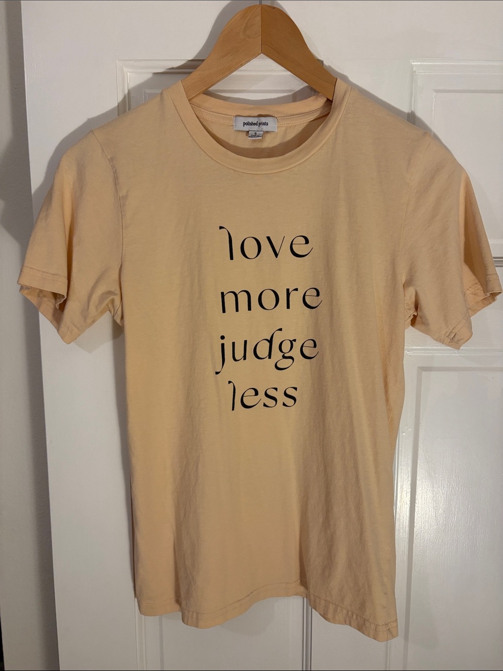 Polished Prints Women’s Cream T-shirt ‘love more judge less’